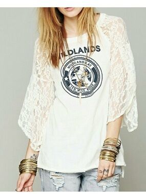 WE THE FREE Wildlands Graphic Lace Bell Sleeve Oversized Size Small